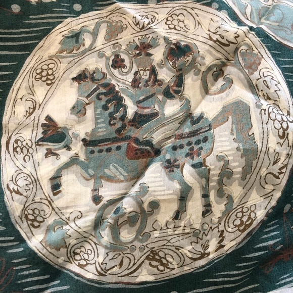 VTG Silk Hand Rolled Scarf European High Middle Ages Royalty Hearts 33X33 Retro - Picture 2 of 7